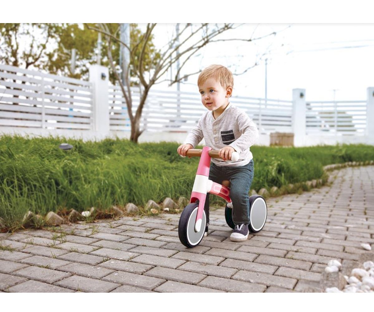 Minha 1º bicicleta de equilíbrio Vespa Rosa