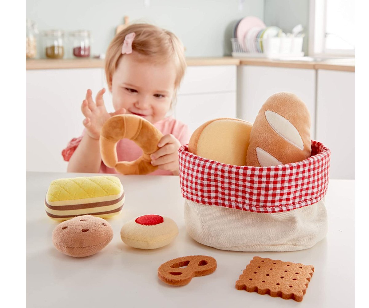 Cesta de Pan y Dulces