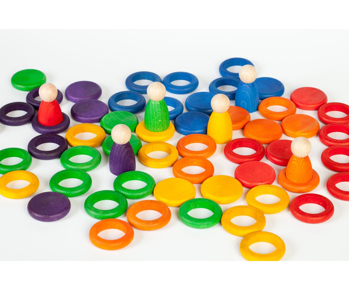 Nins con Anillas y Monedas