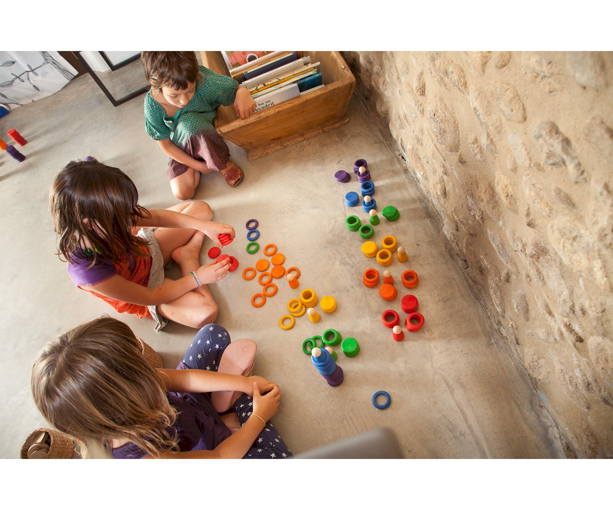 Nins con Anillas y Monedas