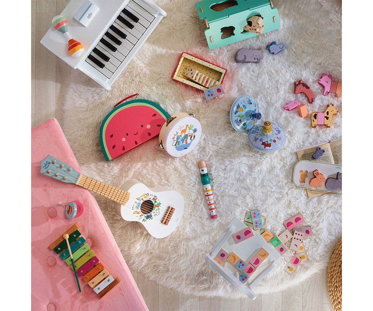 Guitarra de madeira ?Animals of the World?