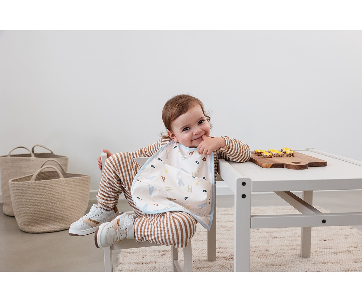 Babero Impermeable Extra Grande Happy Fruits Light Blue