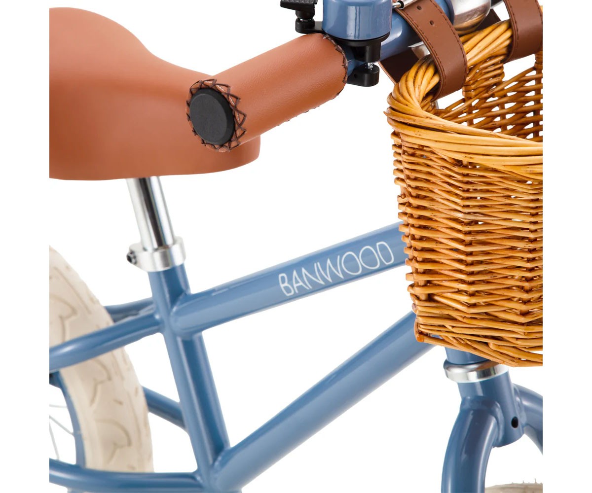 Bicicleta Banwood sem pedais e capacete BANWOOD ECO como presente First Go! Blue