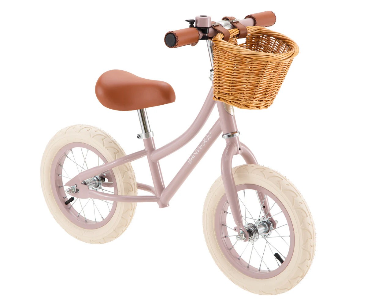 Bicicleta Banwood sem pedais e capacete BANWOOD ECO como presente First Go! Dusty Pink