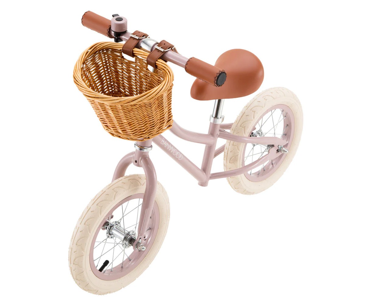 Bicicleta Banwood sem pedais e capacete BANWOOD ECO como presente First Go! Dusty Pink