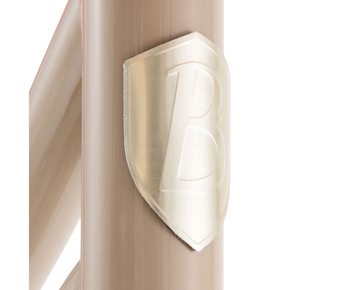 Bicicleta Banwood sem pedais e capacete BANWOOD ECO como presente First Go! Bege