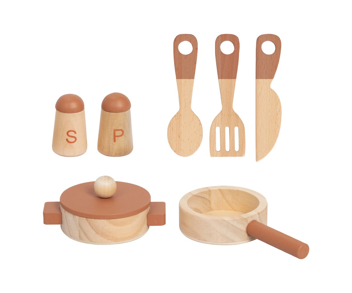 Cozinha de madeira com acessórios bege