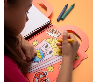 Libro OMY con Colori e Stickers Yummy