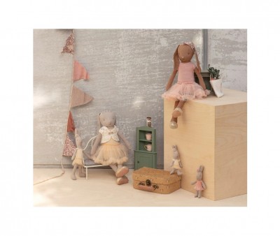 Bunny con Traje de Ballet y Falda Rosa Chocolate Brown T3