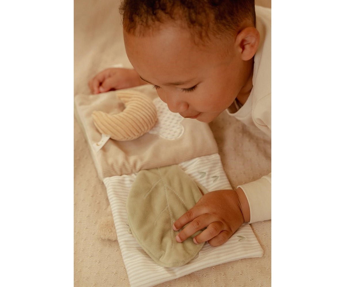 Libro Blandito de Actividades Newborn Naturals