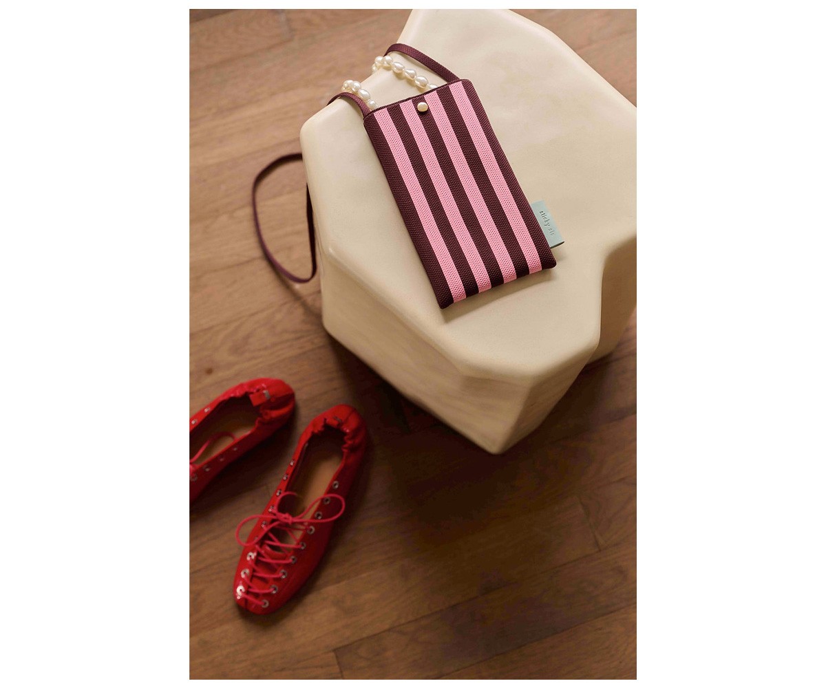 Pochette pour Téléphone Knitted Chocolate+Bubblegum The Sticky Sis Club
