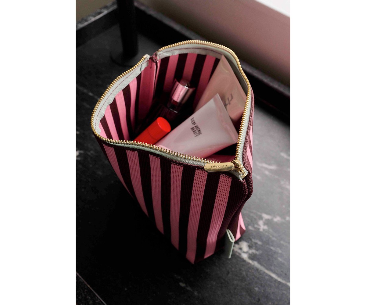 Beauty Case Knitted Chocolate + Bubblegum The Sticky Sis Club