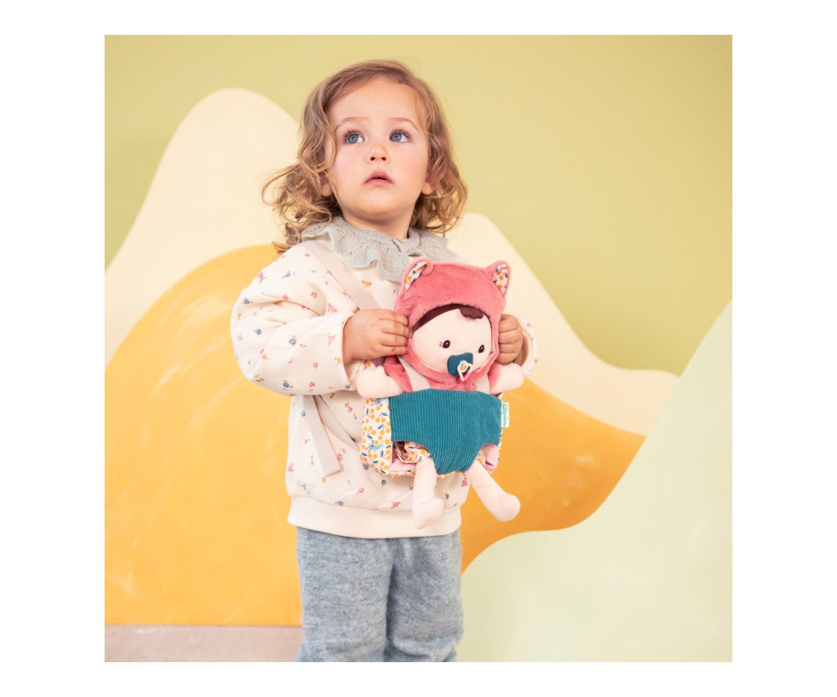 Boneca de tecido Jeanne e cadeirinha de bebé