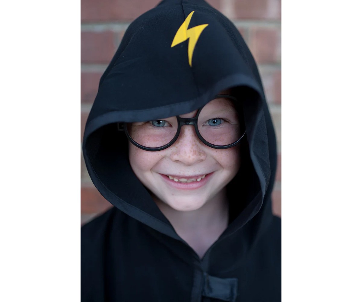 Capa de feiticeiro preto com óculos