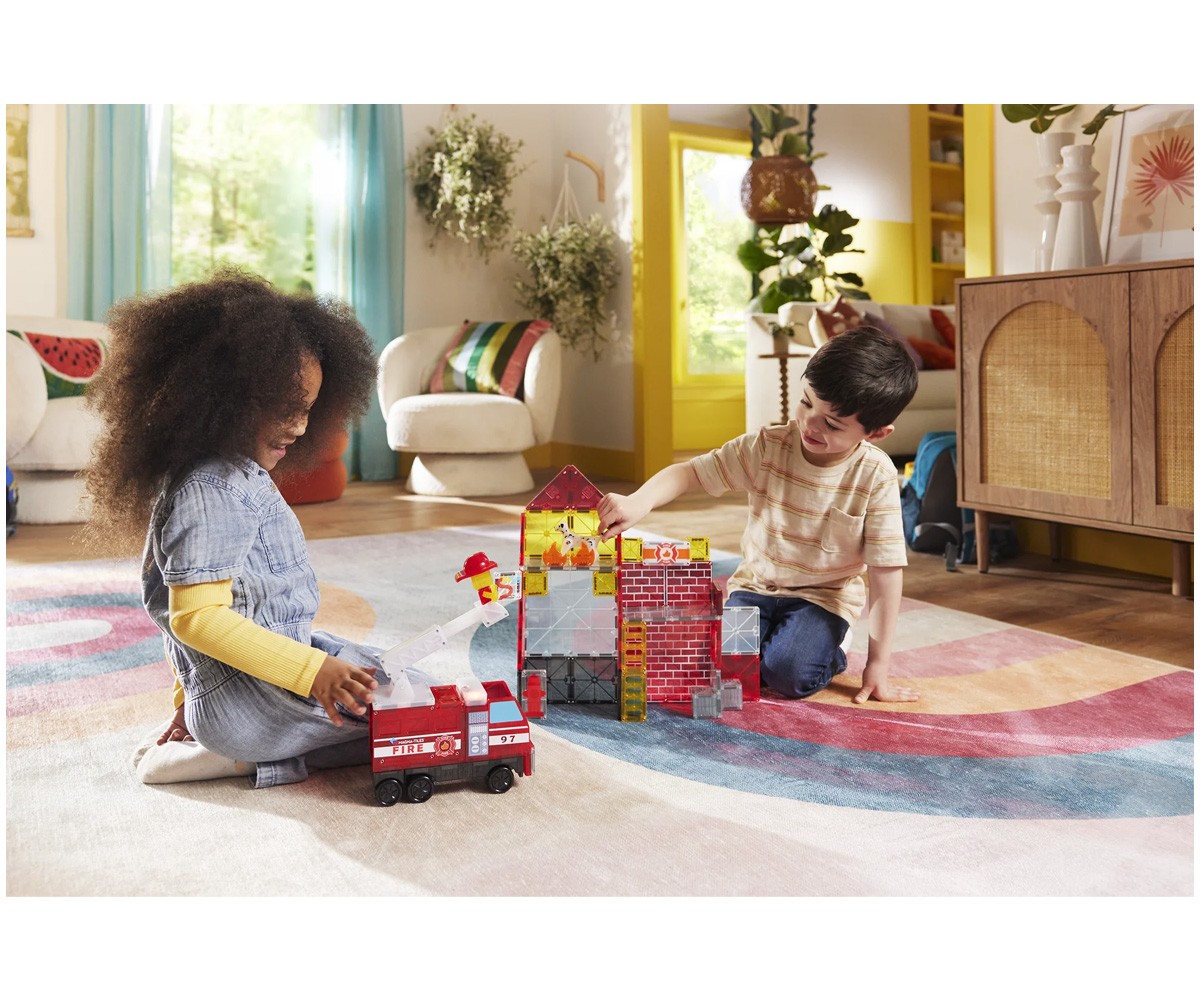 Conjunto de construção do Corpo de Bombeiros Magna-Tiles de 50 peças