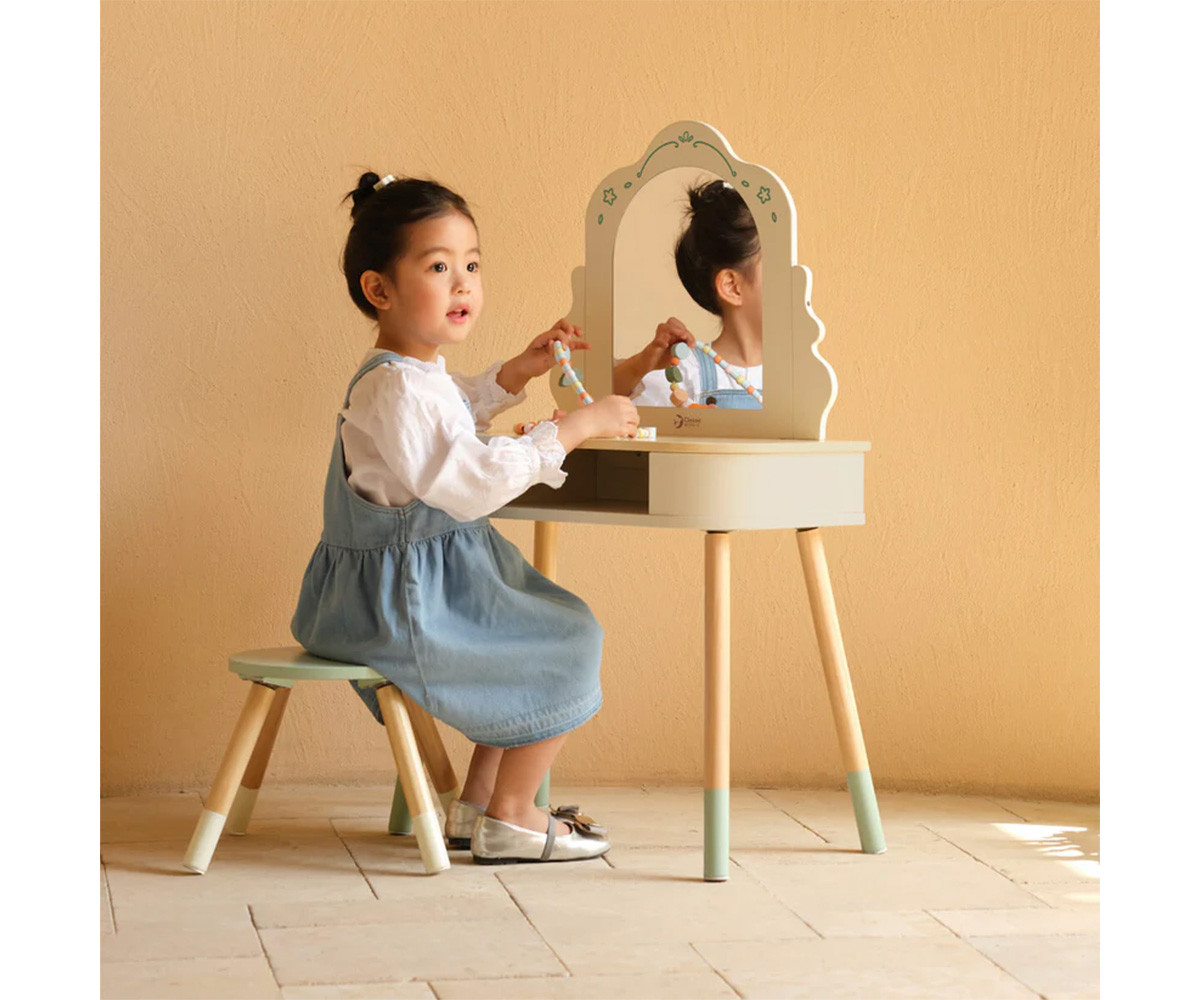 Tocador con Espejo y Taburete