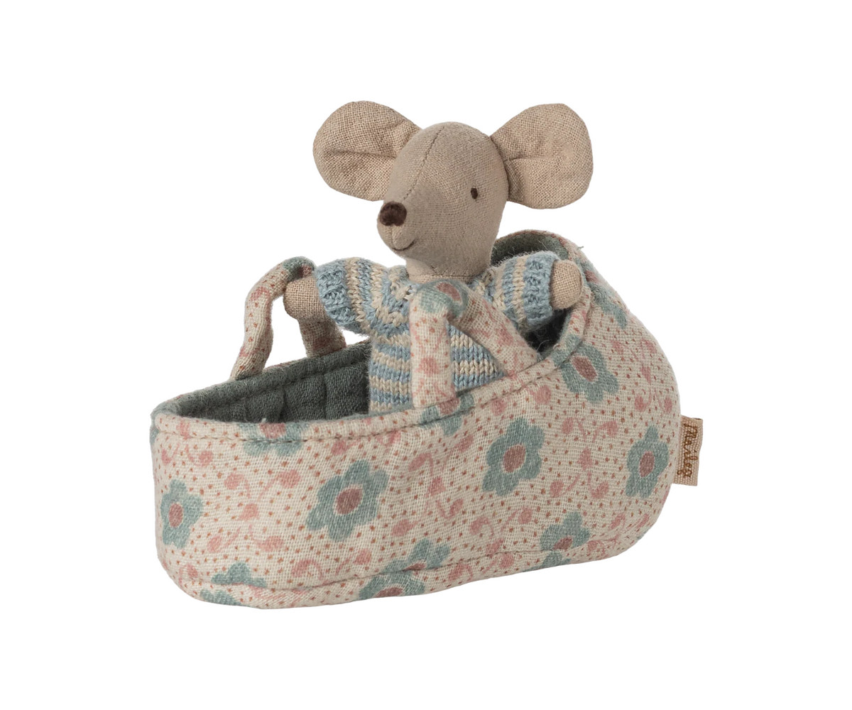 Topino Bebè Mouse nella Cesta Azzurra