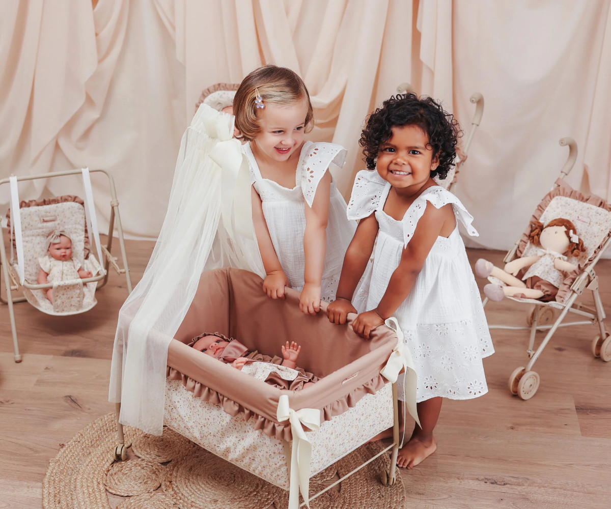 Cuna con Dosel para Muñecas Teresa