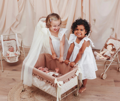 Cuna con Dosel para Muñecas Teresa