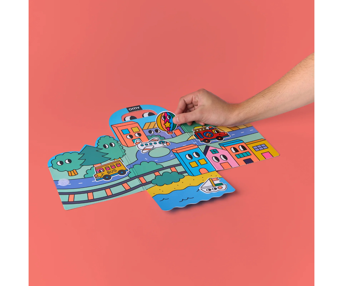 Desplegable de Pegatinas Reutilizables Omy Montessori ¡Vroom Vroom!