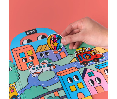 Desplegable de Pegatinas Reutilizables Omy Montessori ¡Vroom Vroom!