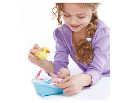 Casita con Muñecos y Accesorios