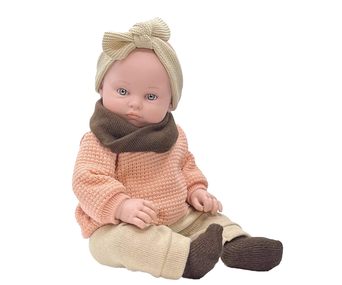 Muñeco Les Bambinis Yaëlle con Ropa de Invierno y Suéter de Punto Rosa