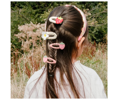 2 Clips Strawberry Fields