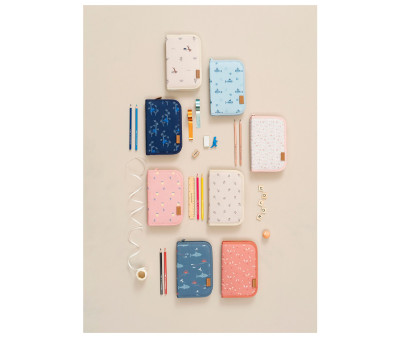 Estuche de Cremallera con Complementos Mariposas
