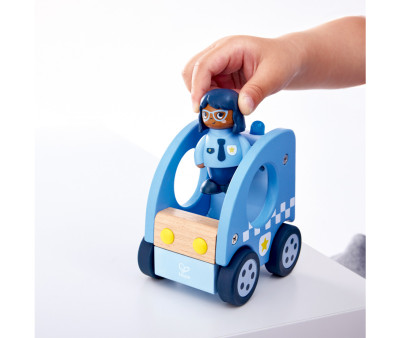 The Blaring Police Car con Cuento