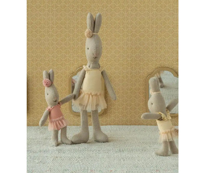 Conejo Micro con Traje de Ballet y Falda Pink