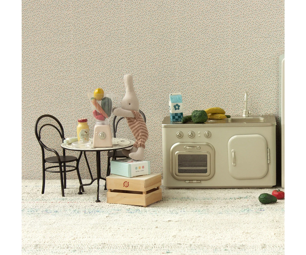 Mesa de Comedor Maileg con 2 Sillas