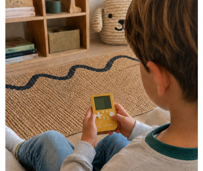 Console de bolso para jogos retrô rosa