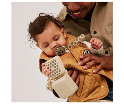 Set de Regalo BIBS Baby Soothe & Go Polka Dark Oak/Vanilla