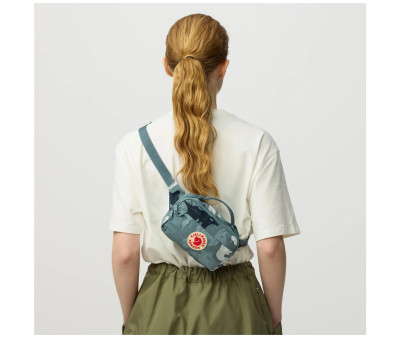 Riñonera Kanken Graphics Nimbus Blue Hidden Animals