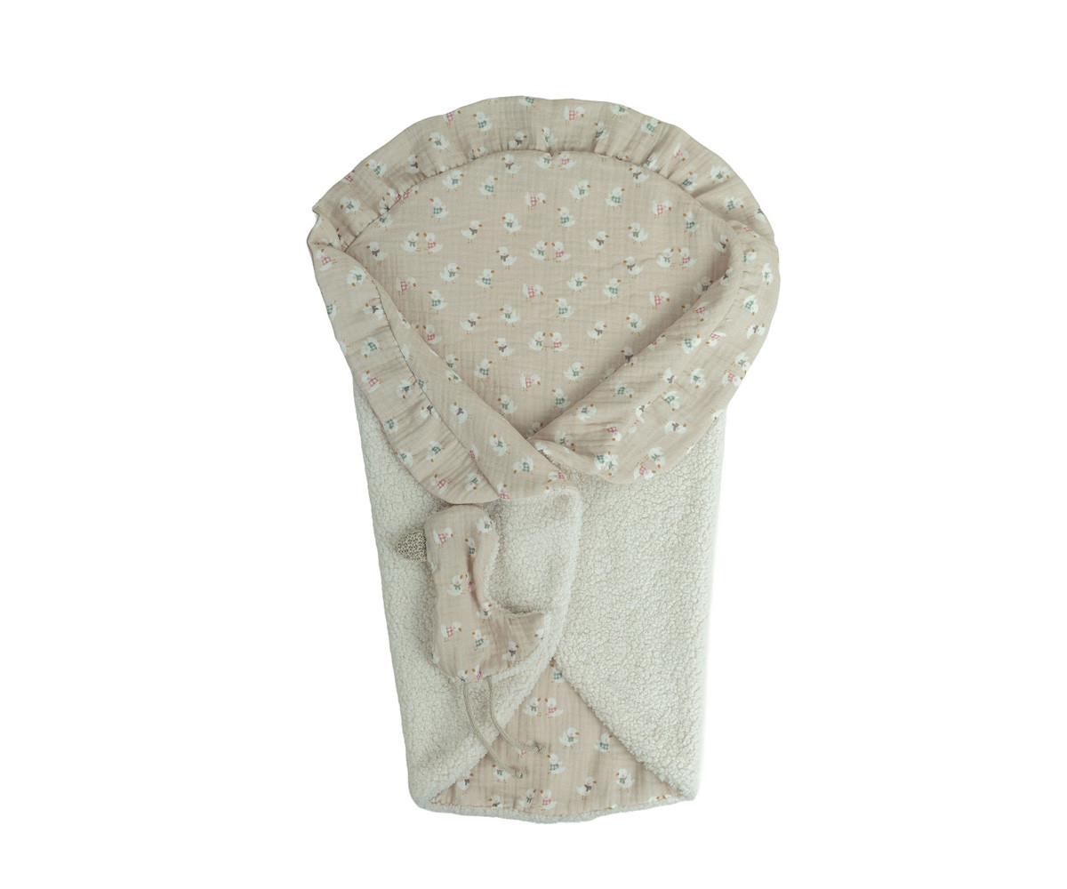 Muñeco Reborn Camila 45cm con Manta y Doudou