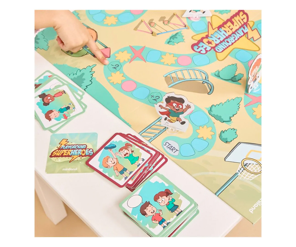 Juego de Mesa Superhéroes del Patio